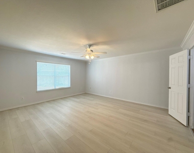 4127 Longmont Hills - Photo Thumbnail 9