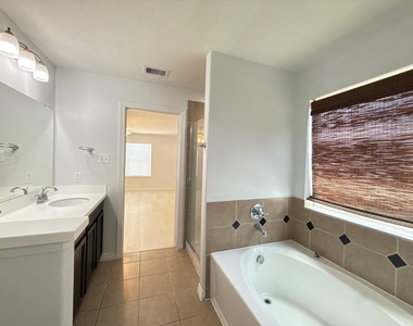 4127 Longmont Hills - Photo Thumbnail 11