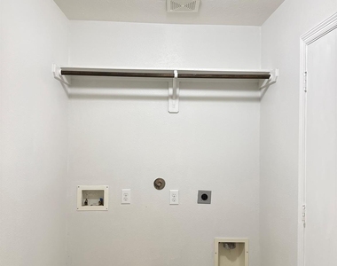 4127 Longmont Hills - Photo Thumbnail 19