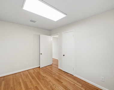 5109 Nina Lee Lane - Photo Thumbnail 13