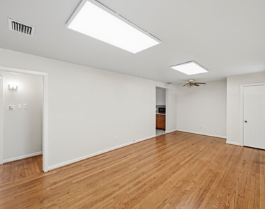 5109 Nina Lee Lane - Photo Thumbnail 4