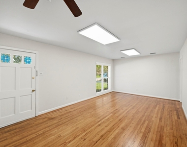 5109 Nina Lee Lane - Photo Thumbnail 3