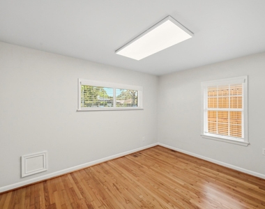 5109 Nina Lee Lane - Photo Thumbnail 18