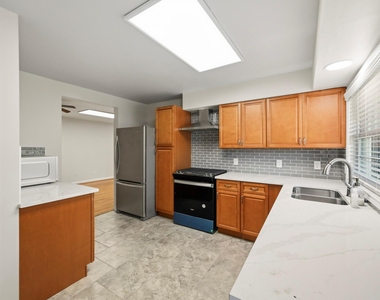 5109 Nina Lee Lane - Photo Thumbnail 10