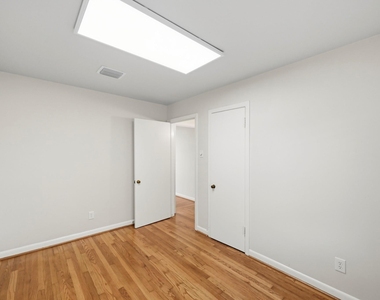 5109 Nina Lee Lane - Photo Thumbnail 14