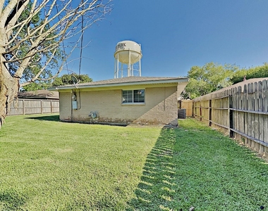 2705 Coy Drive - Photo Thumbnail 14