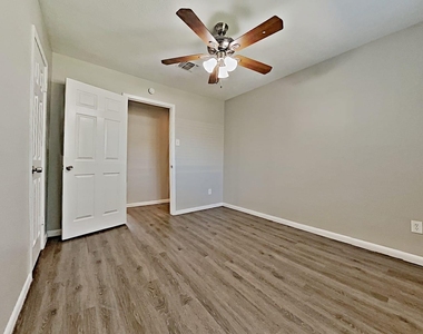 2705 Coy Drive - Photo Thumbnail 10