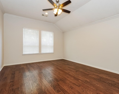 21735 Orange Maple Court - Photo Thumbnail 11
