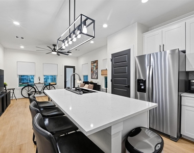 712 Delano Street - Photo Thumbnail 16
