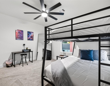 712 Delano Street - Photo Thumbnail 33