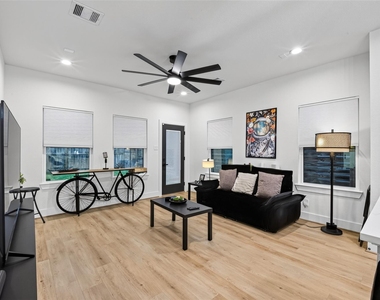 712 Delano Street - Photo Thumbnail 19
