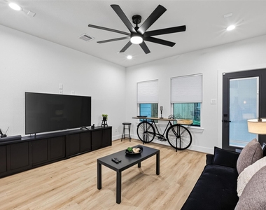 712 Delano Street - Photo Thumbnail 20