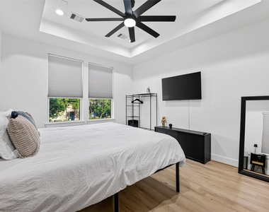 712 Delano Street - Photo Thumbnail 27