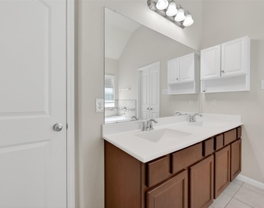 7631 Granite Terrace Lane - Photo Thumbnail 31
