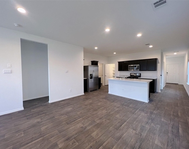 14927 Cypress Hollow Drive - Photo Thumbnail 8