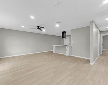5039 Briscoe Street - Photo Thumbnail 7