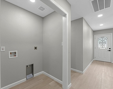 5039 Briscoe Street - Photo Thumbnail 12