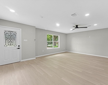 5039 Briscoe Street - Photo Thumbnail 3