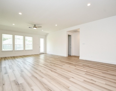 215 Springfield Terrace Court - Photo Thumbnail 12