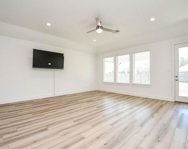 215 Springfield Terrace Court - Photo Thumbnail 14
