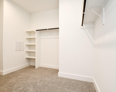 215 Springfield Terrace Court - Photo Thumbnail 21