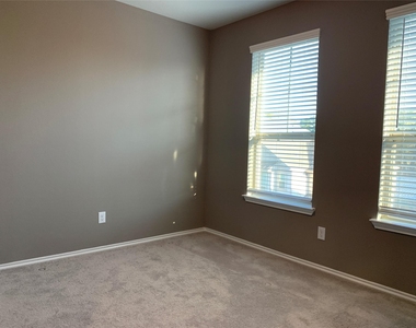10942 Cannes Memorial Dr - Photo Thumbnail 24