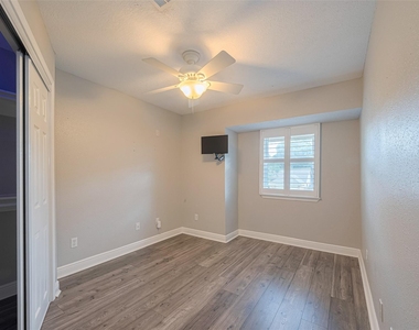 15803 Locust Grove Drive - Photo Thumbnail 28