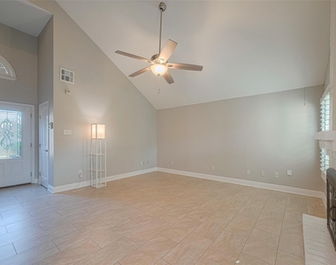 15803 Locust Grove Drive - Photo Thumbnail 6