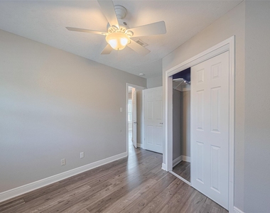 15803 Locust Grove Drive - Photo Thumbnail 30