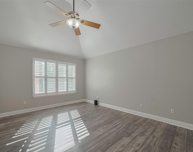 15803 Locust Grove Drive - Photo Thumbnail 17