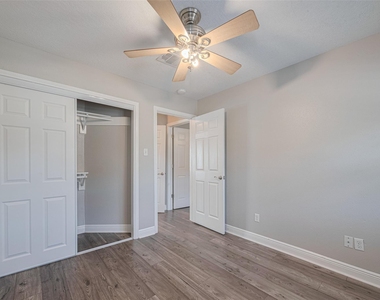 15803 Locust Grove Drive - Photo Thumbnail 26