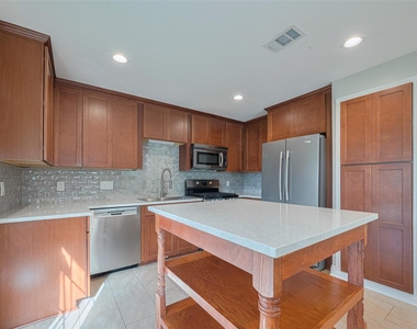 15803 Locust Grove Drive - Photo Thumbnail 13