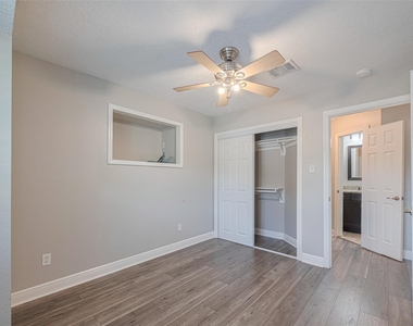 15803 Locust Grove Drive - Photo Thumbnail 25