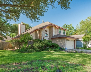 15803 Locust Grove Drive - Photo Thumbnail 2