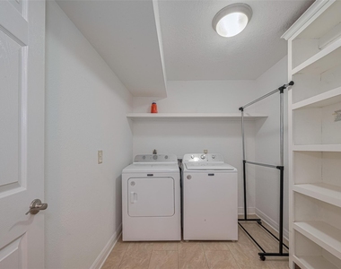 15803 Locust Grove Drive - Photo Thumbnail 16