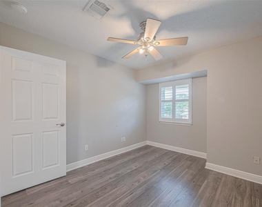 15803 Locust Grove Drive - Photo Thumbnail 27