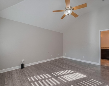 15803 Locust Grove Drive - Photo Thumbnail 19