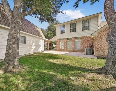 313 Winding Oak Lane S - Photo Thumbnail 45