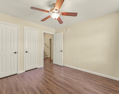 313 Winding Oak Lane S - Photo Thumbnail 32