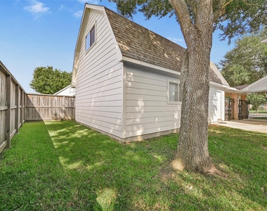 313 Winding Oak Lane S - Photo Thumbnail 46
