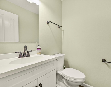 313 Winding Oak Lane S - Photo Thumbnail 38