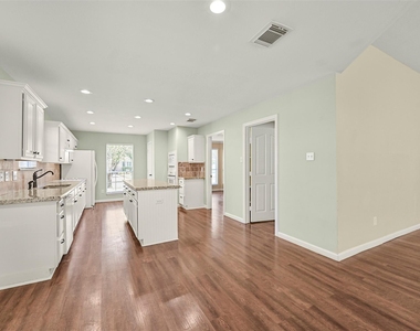 313 Winding Oak Lane S - Photo Thumbnail 22