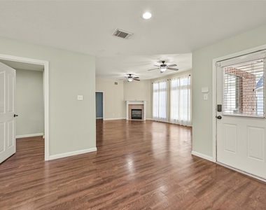 313 Winding Oak Lane S - Photo Thumbnail 21