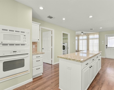 313 Winding Oak Lane S - Photo Thumbnail 18