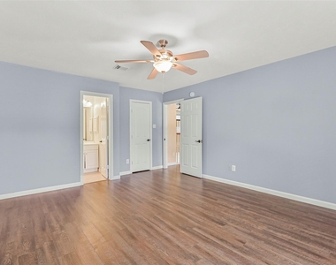313 Winding Oak Lane S - Photo Thumbnail 28