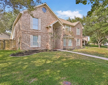 313 Winding Oak Lane S - Photo Thumbnail 1