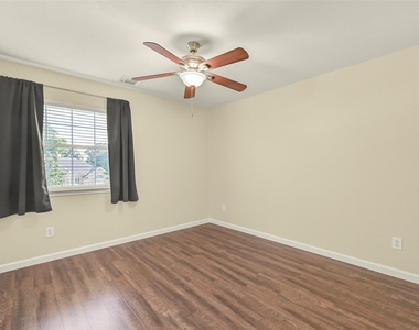 313 Winding Oak Lane S - Photo Thumbnail 31