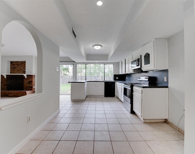 15702 Mendocino Drive - Photo Thumbnail 8