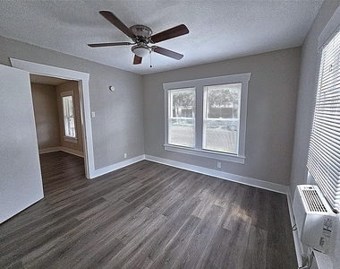 2814 Saint Emanuel Street - Photo Thumbnail 8