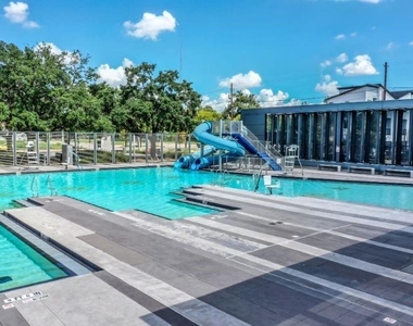 2814 Saint Emanuel Street - Photo Thumbnail 16